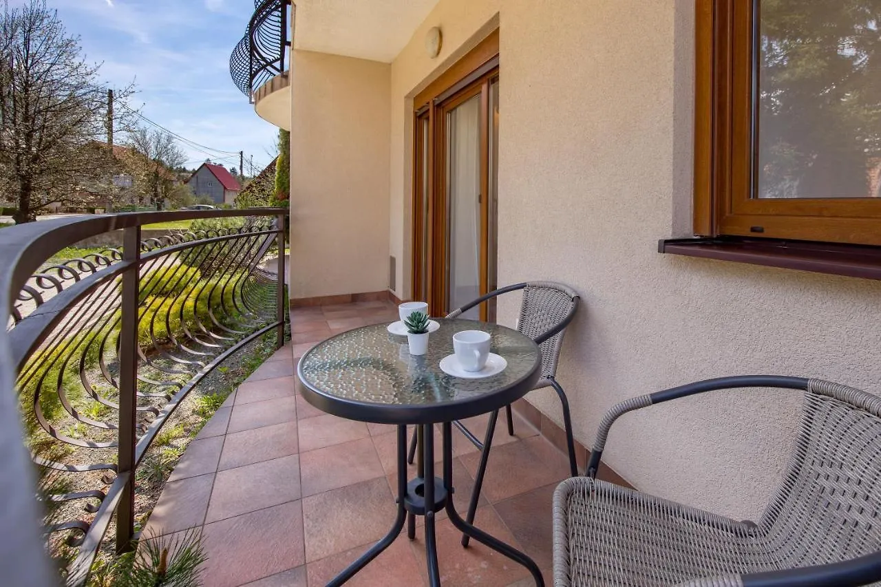 Apartment Apartman Roko Vrata