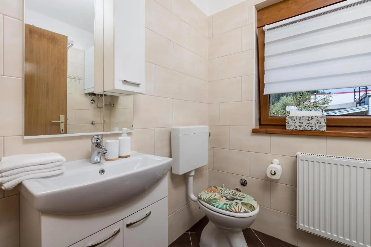 Apartment Apartman Roko Vrata