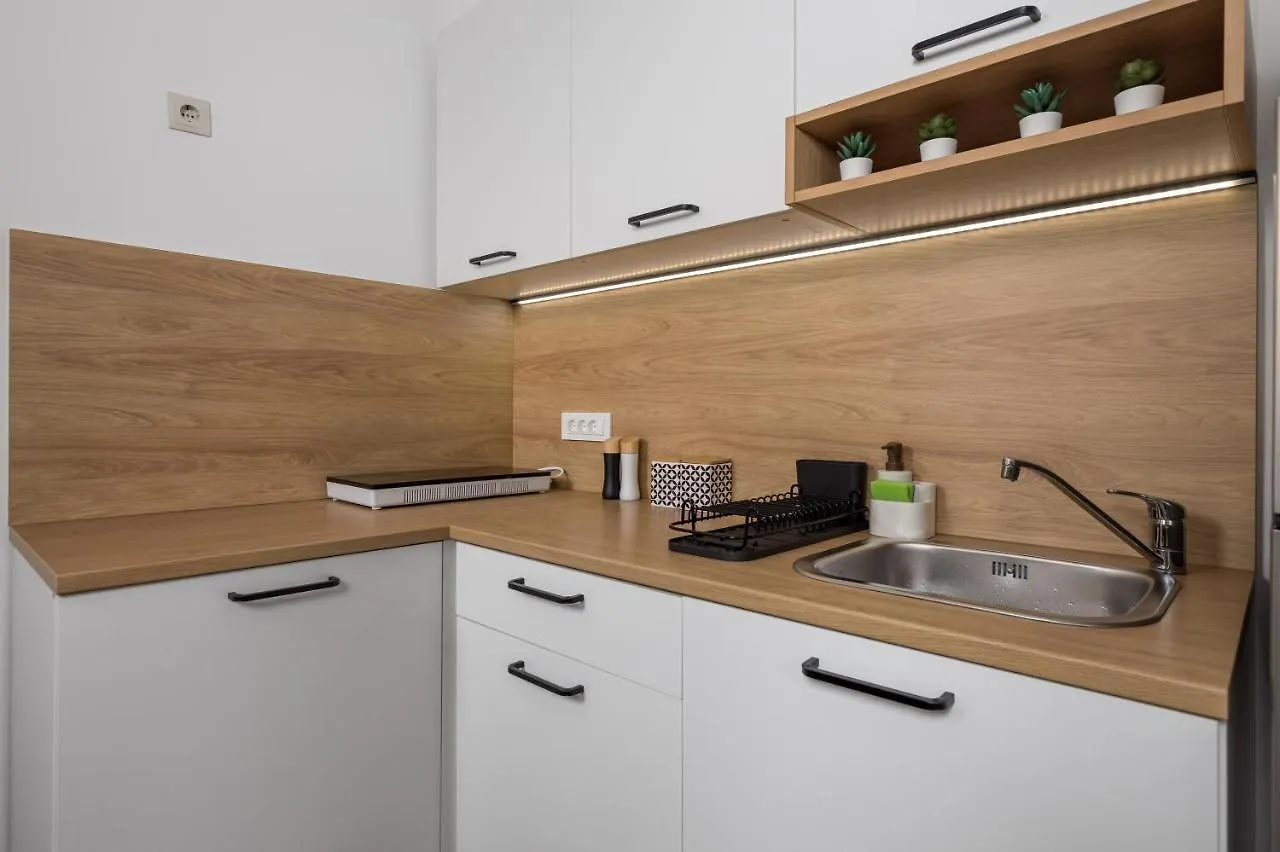 Apartment Apartman Roko Vrata
