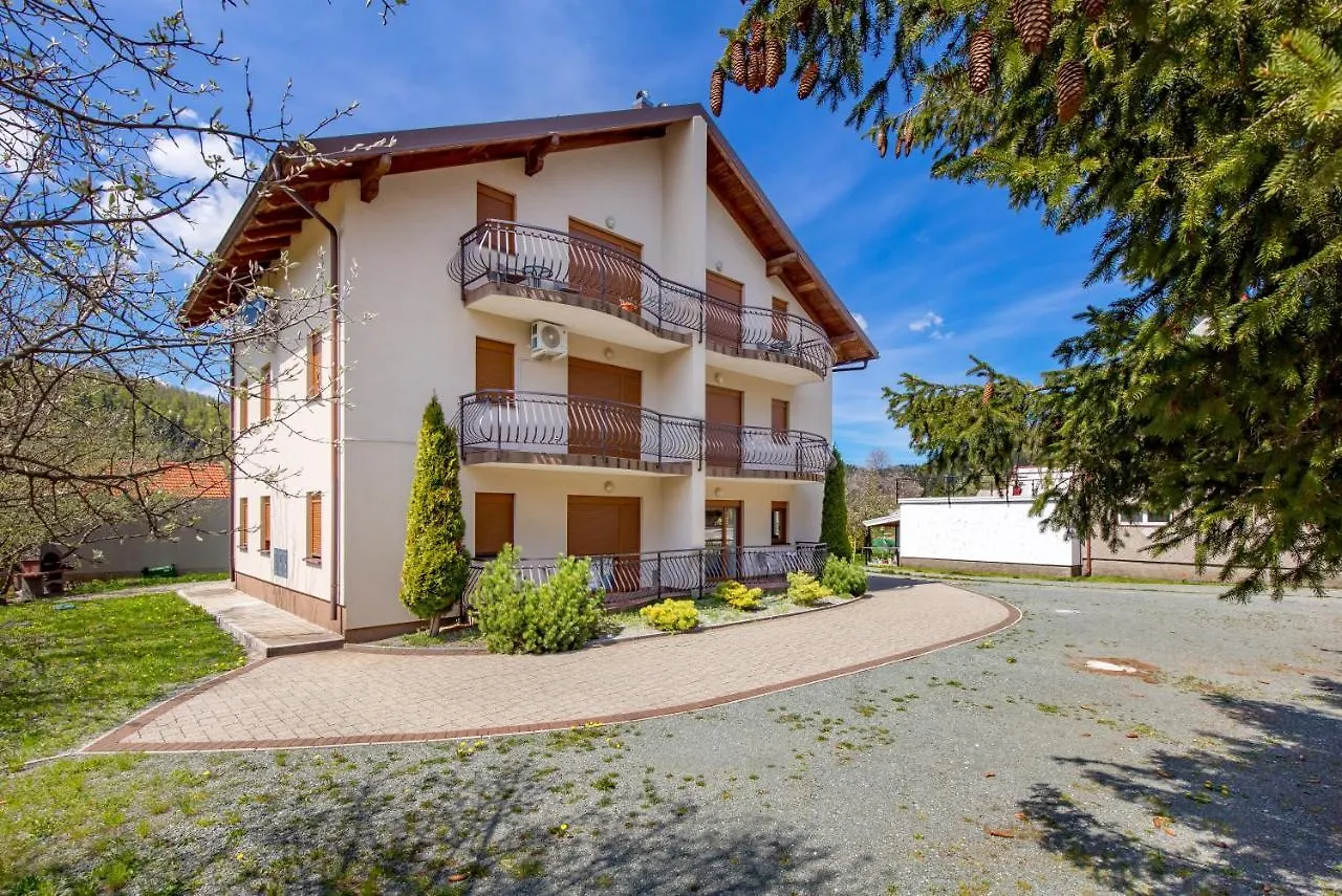 Apartment Apartman Roko Vrata